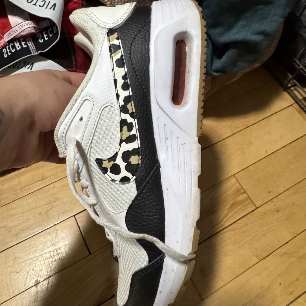Shoes - Picture 3 of 7